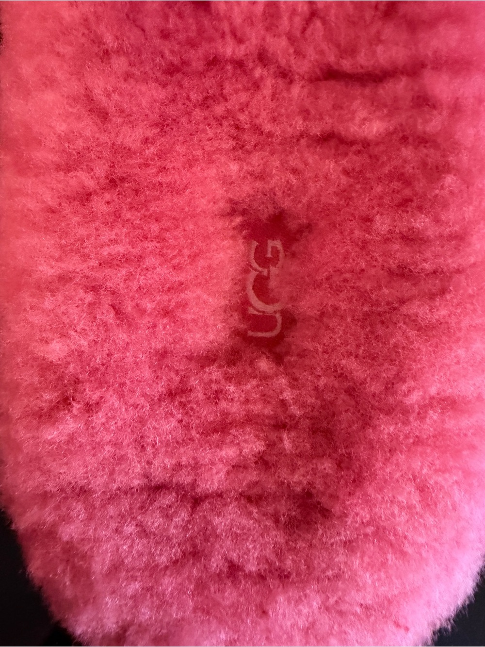 UGG
Cozetta Curly Slide Slippers in a vibrant hot pink colorway - Picture 5 of 9